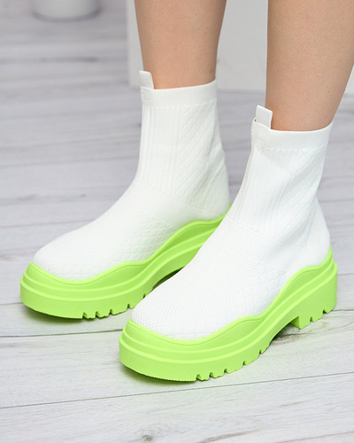Valged ja rohelised lameda kontsaga naiste saapad Seritis - Jalatsid