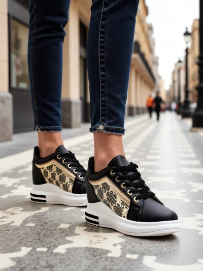 Royalfashion Naiste spordijalatsid peidetud kreeniga Jesioo