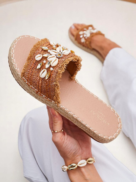 Сандалии Royalfashion Callista Boho Camel на плоской платформе с ракушками