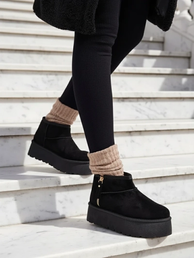 Royalfashion Women's platform snow boots a'la Delgadi