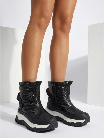 Naiste a'la lumesaapad Livvo