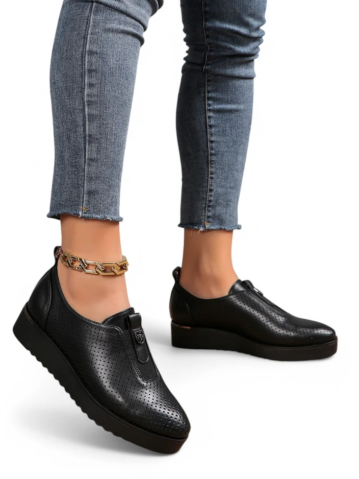 Royalfashion Women's slip-on hollow shoes Goffies