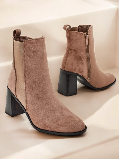 Royalfashion Kvinnene sine ankelføtter på en hæl Enotto