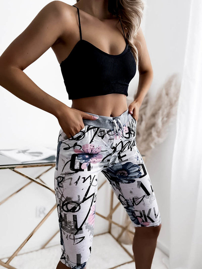 Valged ja sinised 3/4 naiste lühikesed püksid trükiga PLUS SIZE - Riietus