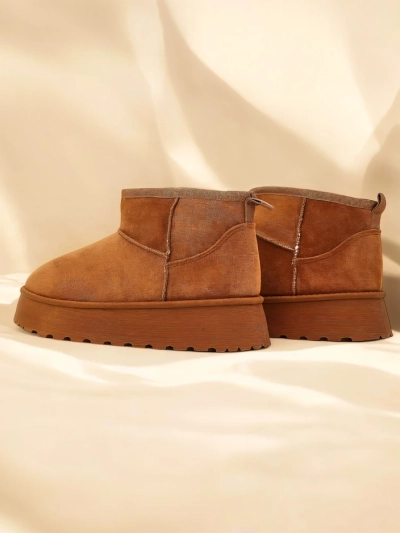 Royalfashion Lühikesed kingad, mis meenutavad naiste lume saapaid Fortesse