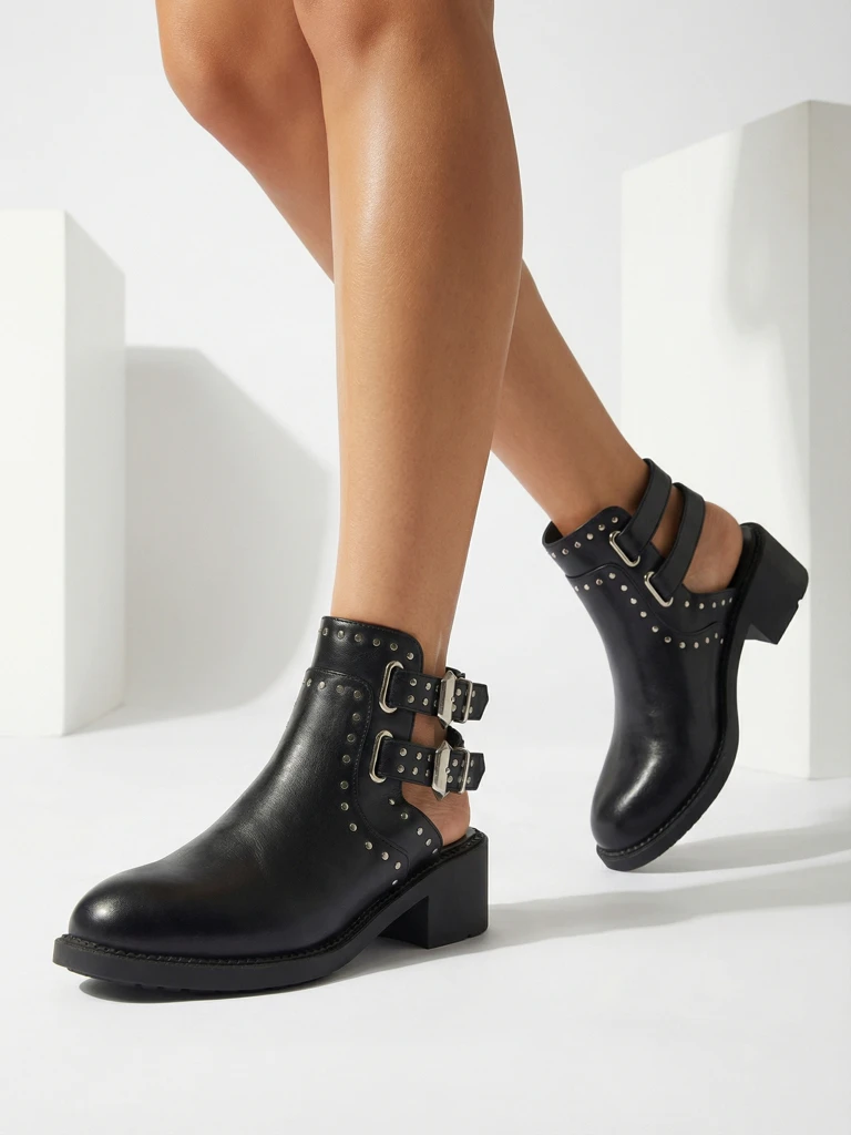 Royalfashion Black women's boots with cutouts Dlagona
