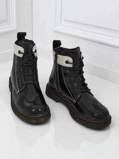 Perseida Nero naiste poolsaapad ökoloogilisest lakknahast, paeltega