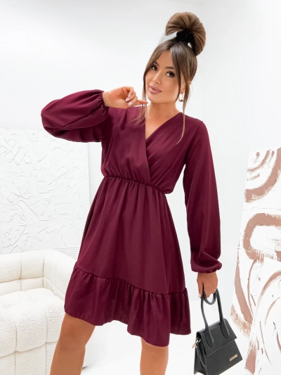 Royalfashion Naiste minikleit volangide ja ümbrikdekolteega