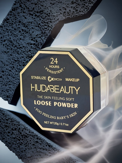 Loose face powder with a natural finish effect