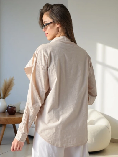 Royalfashion Puuvillashirt, millel on volangid ja nööpide sulgemine