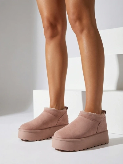 Royalfashion Naiste lühikesed saapad a'la lumesaapad Ozozi