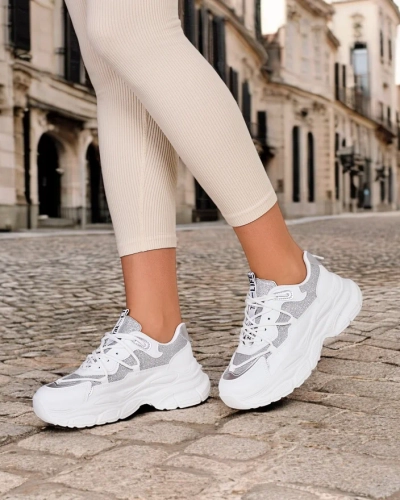 Royalfashion Naiste sneaks paksemal tallal Teresii