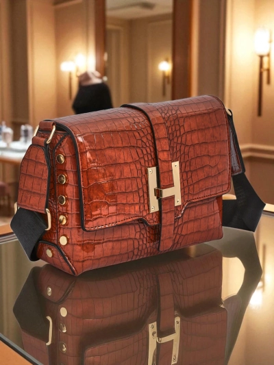 Royalfashion Lakitud väike naiste ökonahast käekott Velia Crest