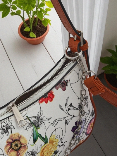 Royalfashion Väike naiste käekott ökonahast, lillelise mustriga Lily Bloom