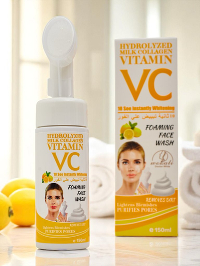 Purifying anti-aging face foam with Vitamin C and brush