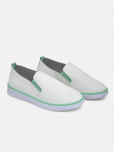 Royalfashion Naiste perforatsiooniga slip-on kingad Kassias