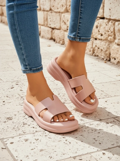 Royalfashion Женские шлепанцы на толстой подошве Nova Gloss