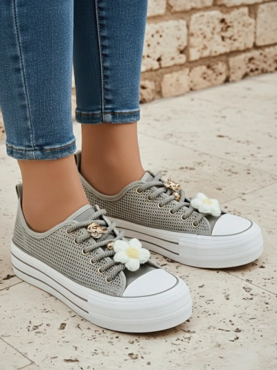 Royalfashion Naiste perforatsiooniga jooksujalatsid dekoratsioonidega Osdo