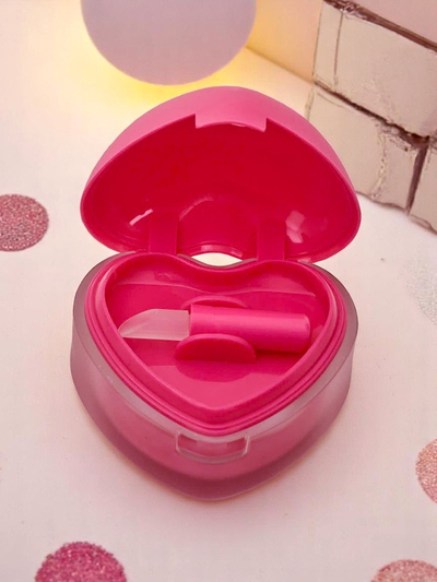 2-in-1 Lipstick and Blush in a Heart-Shaped Jar Magenta