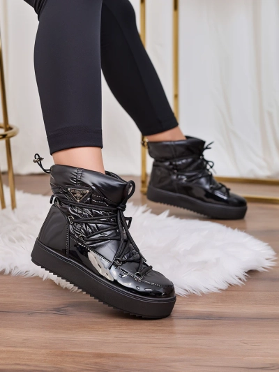 Royalfashion Women's slip-on boots a'la snow boots in black Vevnose