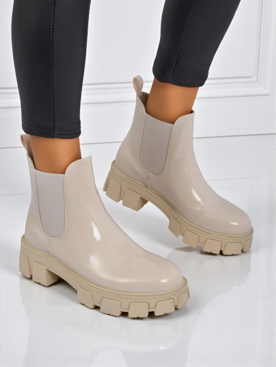 Royalfashion Lakitud ökonahast massiivse tallaga poolsaapad Calista Weide