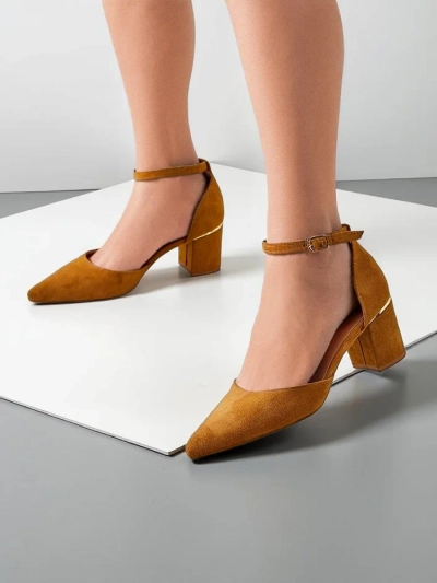 Royalfashion Женские туфли на низком каблуке Caelda