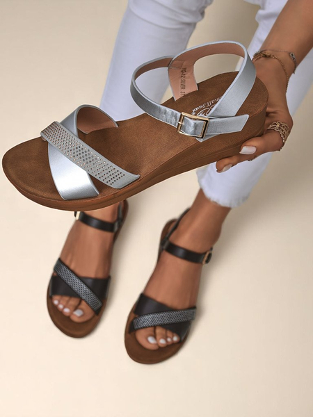 Royalfashion Naiste kiilkontsaga sandaalid kivikestega Allona