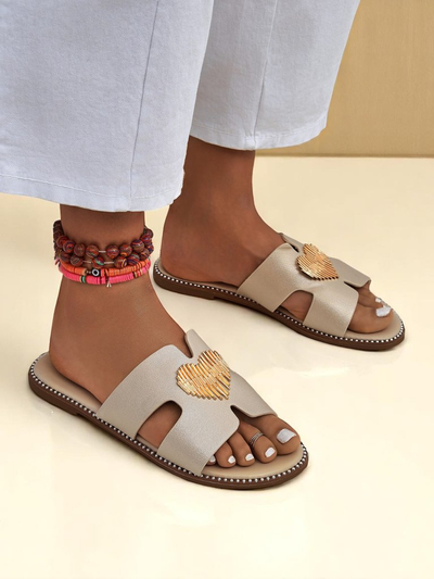 Royalfashion Women's Flat Sole Flip-Flops Heart Chic