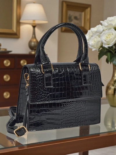 Лакированная маленькая женская сумочка из экокожи Veluna