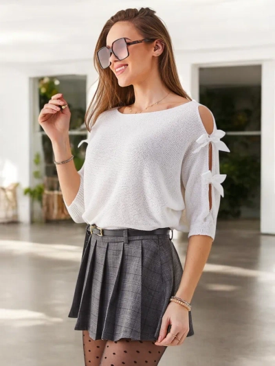 Royalfashion Naiste akrüülist kampsunit dekoratiivsete varrukate ja paeltega