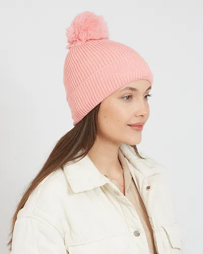 Royalfashion Wumun's insulated hat wiþ pompom