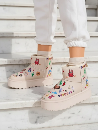 Royalfashion Short women's snow boots with Hanaga stickers