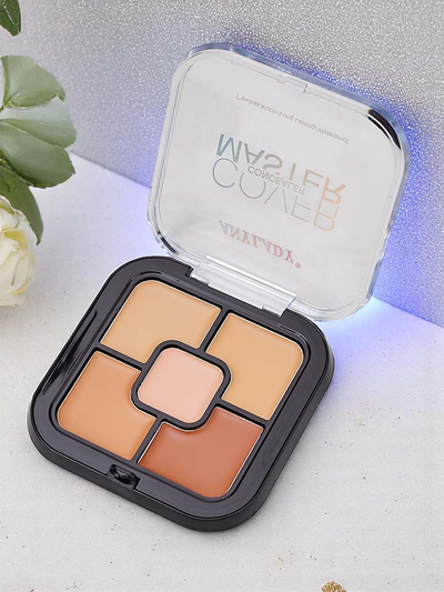 Matte and waterproof contouring palette with 5 nude concealers in shade 03