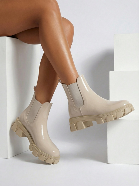 Royalfashion Ботинки на массивной подошве из лакированной экокожи Calista Weide