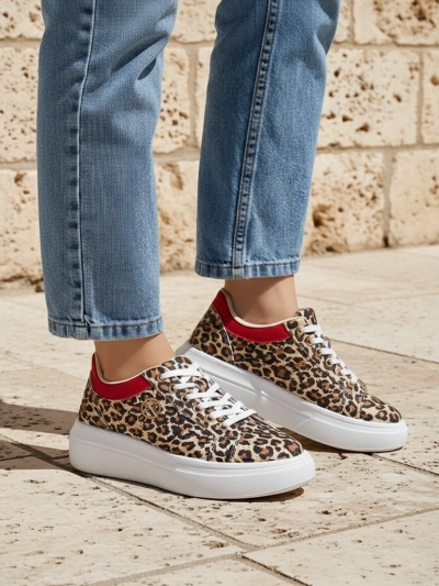 Royalfashion Уженские перфорированные спортивные кроссовки Leopess