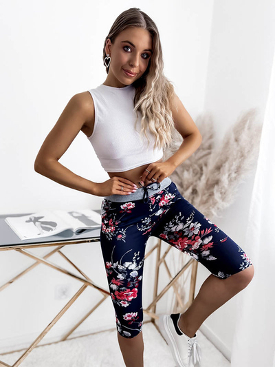 Patterned 3/4 women's shorts in navy blue and red color. PLUS SIZE - Clothing