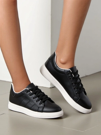 Royalfashion Naiste Fogod pitsiga spordijalatsid