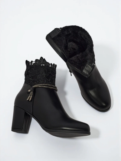 Luna Black Elegant Ankle Boots with Lace