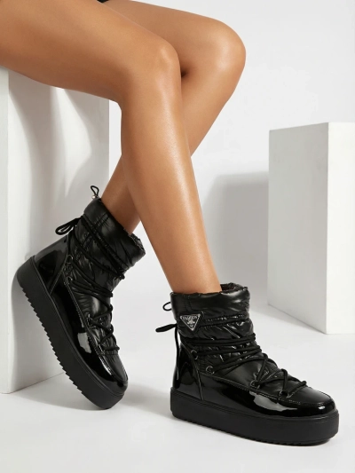 Royalfashion Women's slip-on boots a'la snow boots in black Vevnose