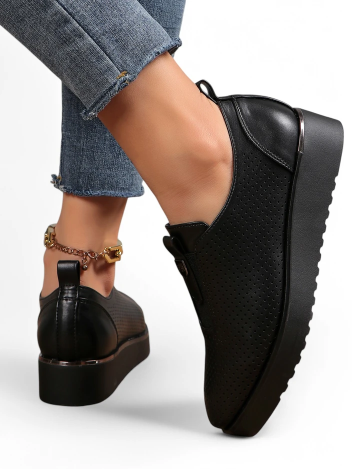 Royalfashion Women's slip-on hollow shoes Goffies