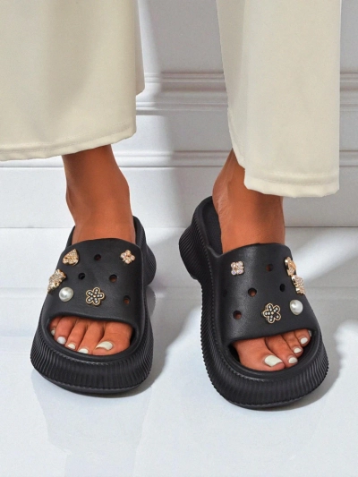 Royalfashion Women's rubber slippers with Slash Glam decorations