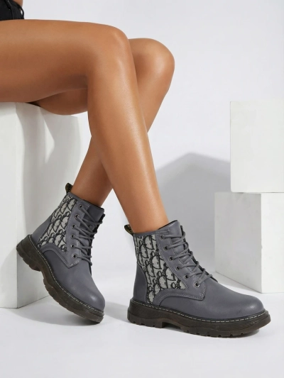 Royalfashion Naiste ankle saapad mustriga Efrioz