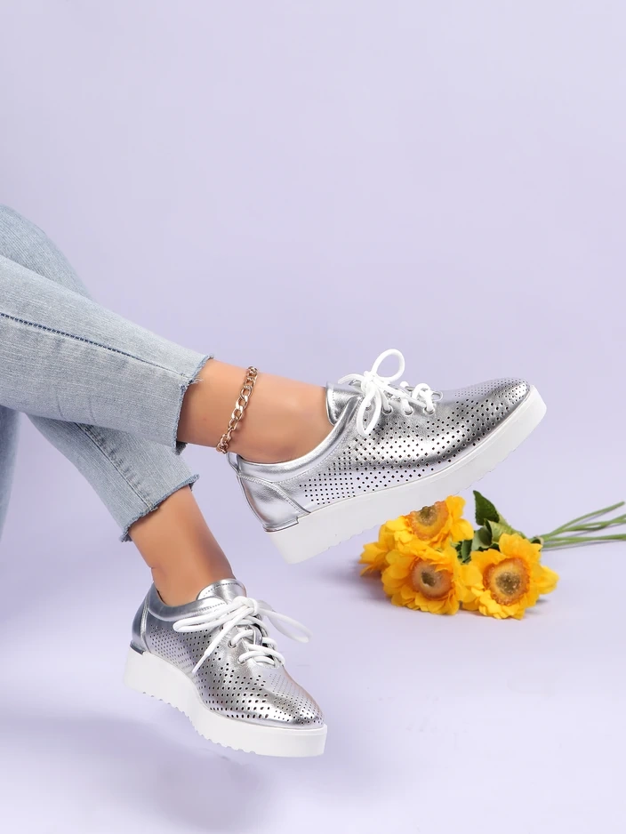 Royalfashion Naiste perforatsiooniga jalanõud Gofielle