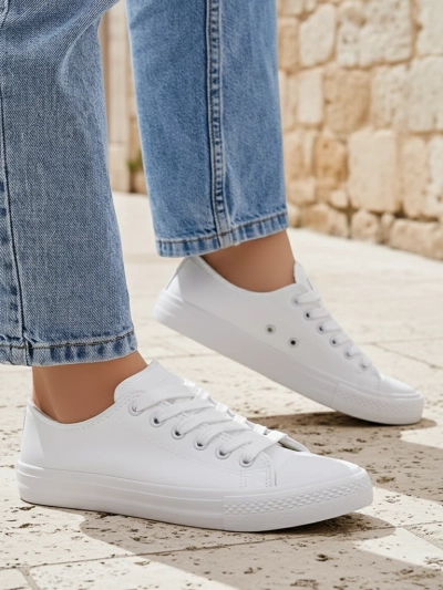 Aurelia Bianche – Royalfashion valged ökoloogilisest nahast madalad tossud