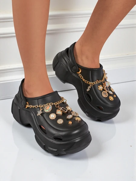 Aurelia Nero – stiilsed kaunistuste ja ketiga klapid, vastupidavad