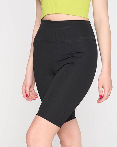 Mustad naiste rattaretuusid - Riietus