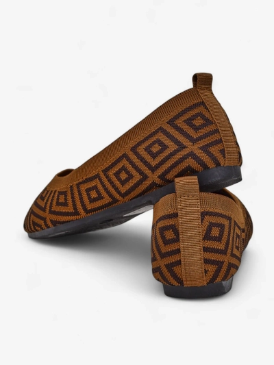 Royalfashion Women’s fabric ballet flats with geometric print Metric