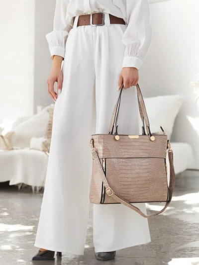 Royalfashion Lacquered handbag with embossing