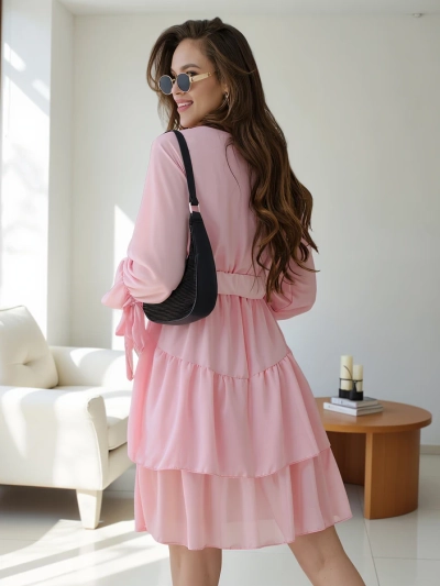 Royalfashion Naiste mini kleit volangidega ja risti kaelusega