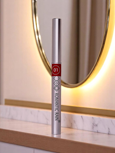 Lip pencil in the color Peach Pie